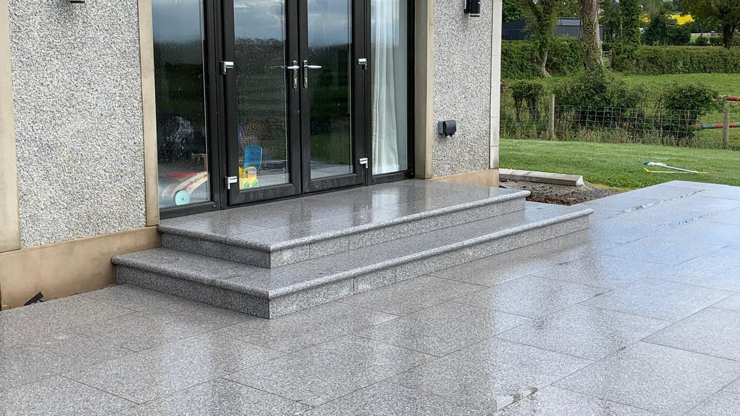 Silver Granite Paving - 900 x 600