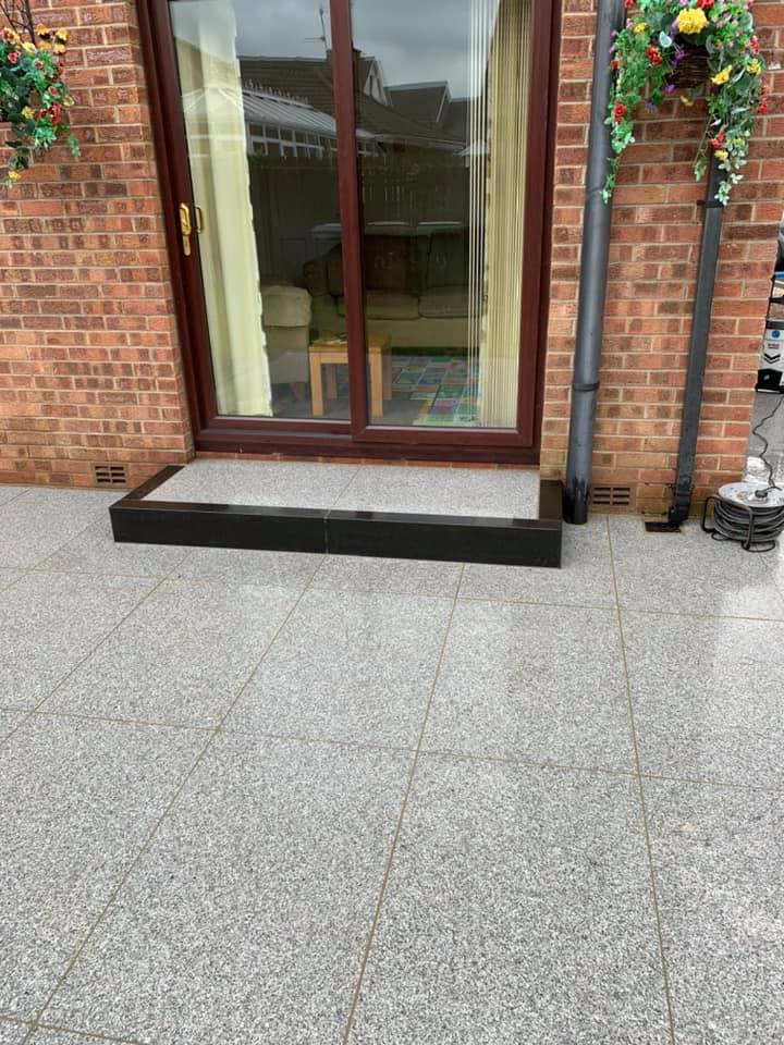 Silver Granite Paving - 900 x 600