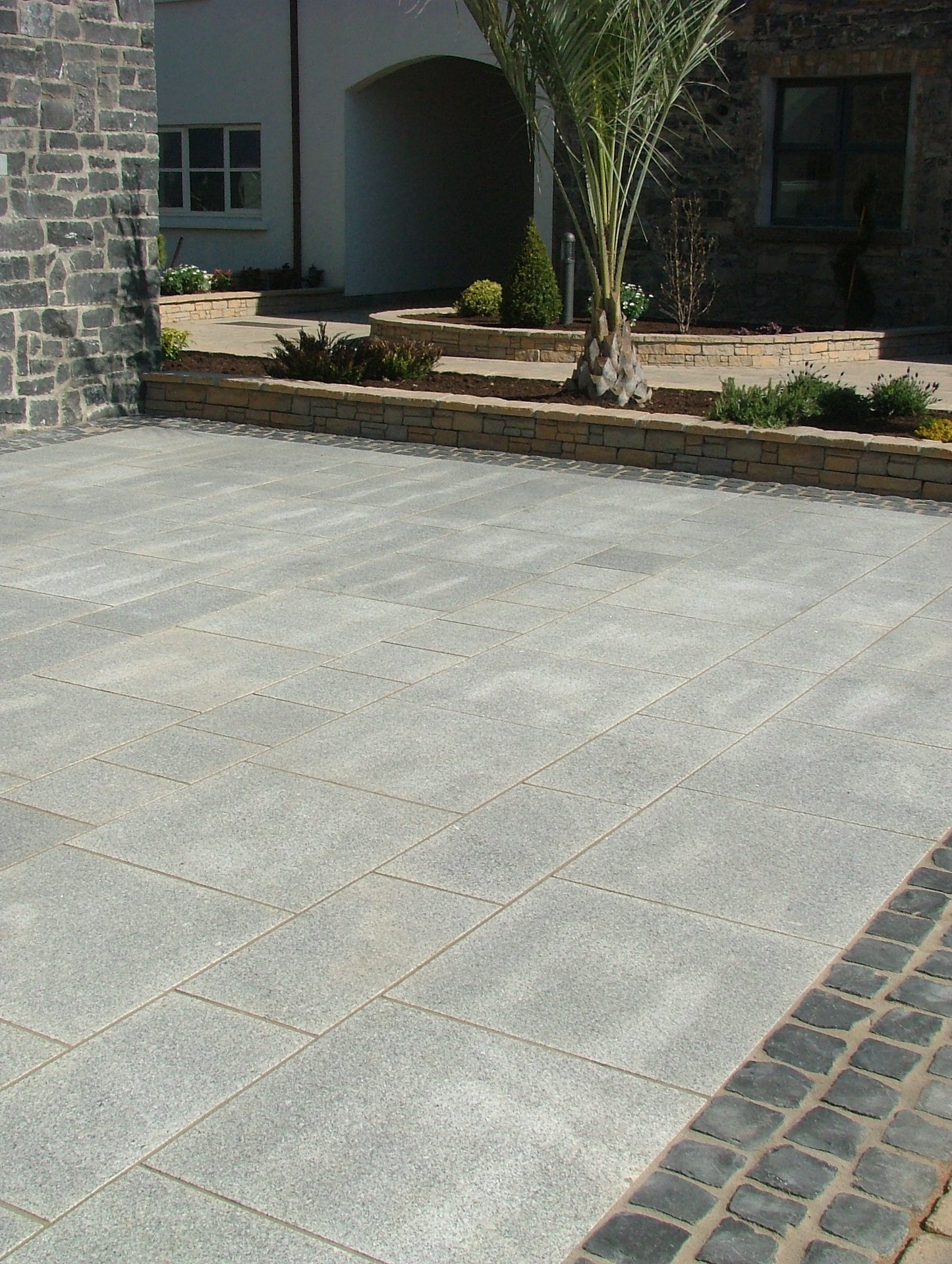 Silver Granite Paving - 600 x 600