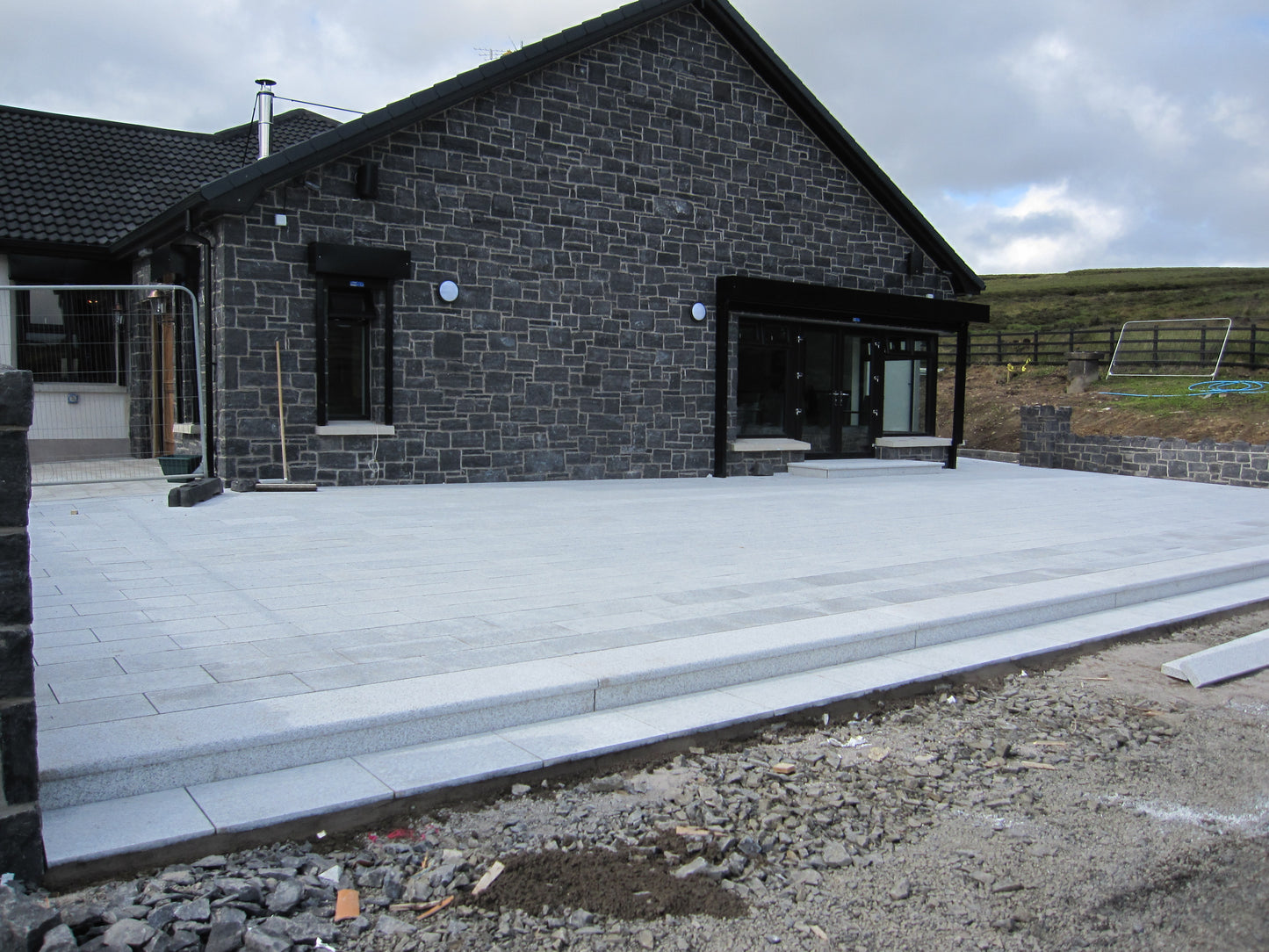 Silver Granite Paving - 600 x 300 x 25