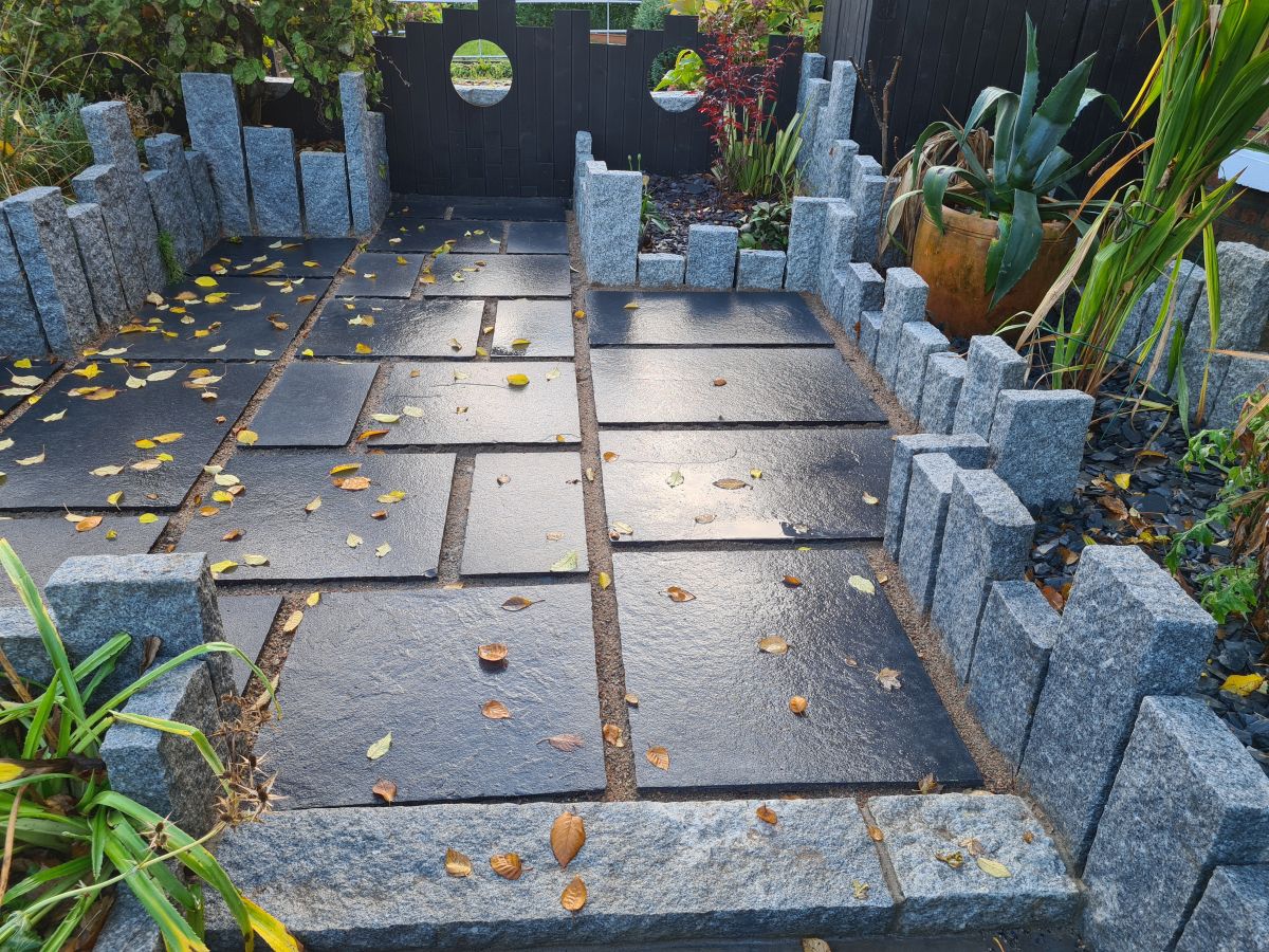 Silver Granite Kerb 1000 x 200 x 80 - Pineapple