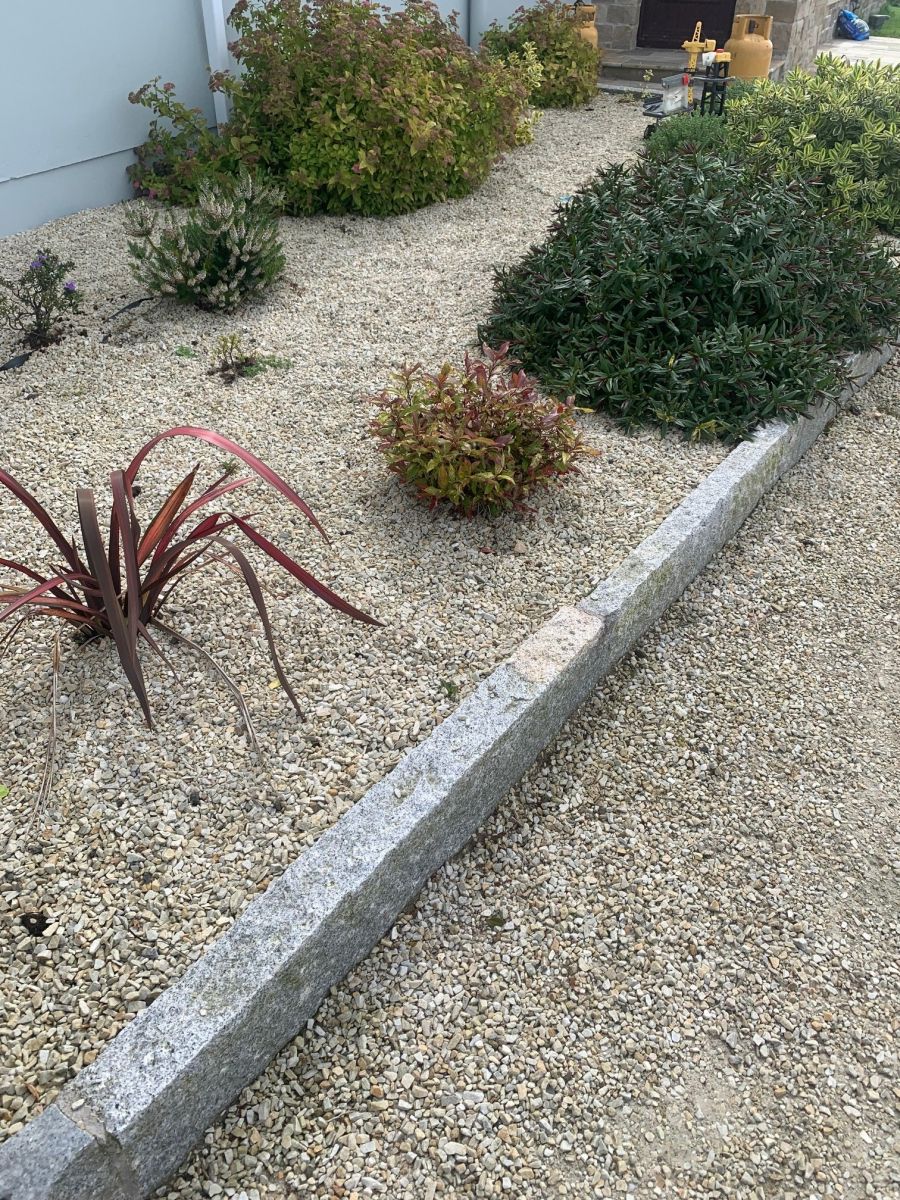 Silver Granite Kerb 1000 x 200 x 80 - Pineapple