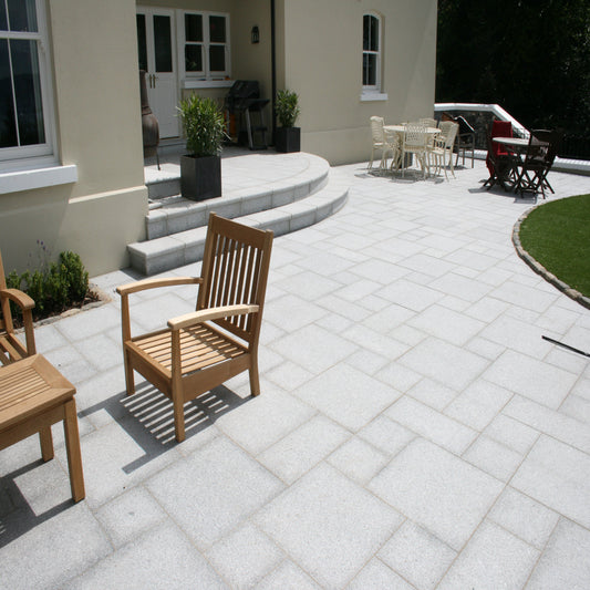 Silver Granite Paving (Mixed Sizes)