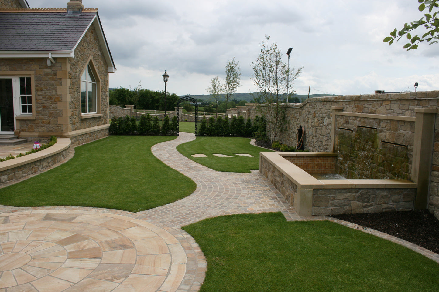 Tinted Mint Sandstone Setts 100 x 100