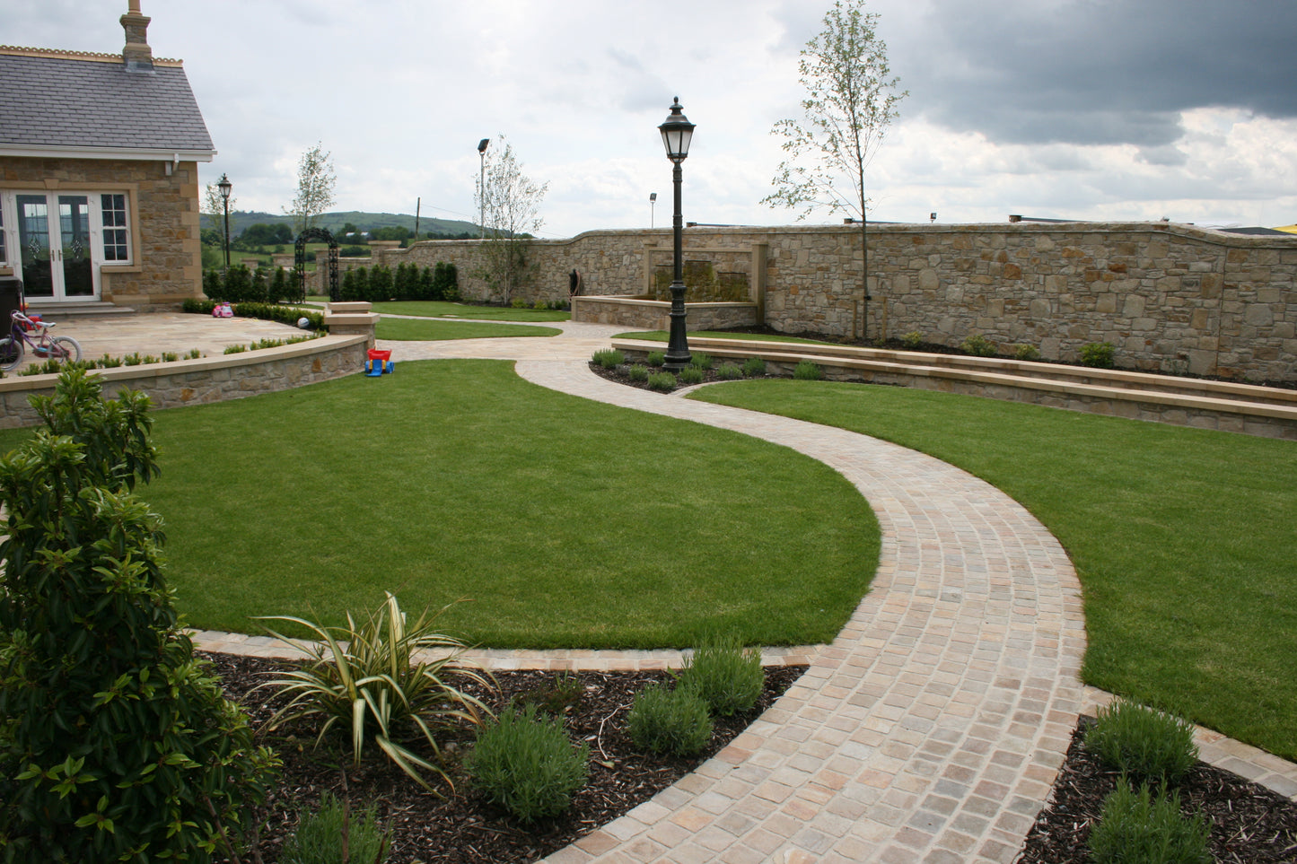 Tinted Mint Sandstone Setts 100 x 100