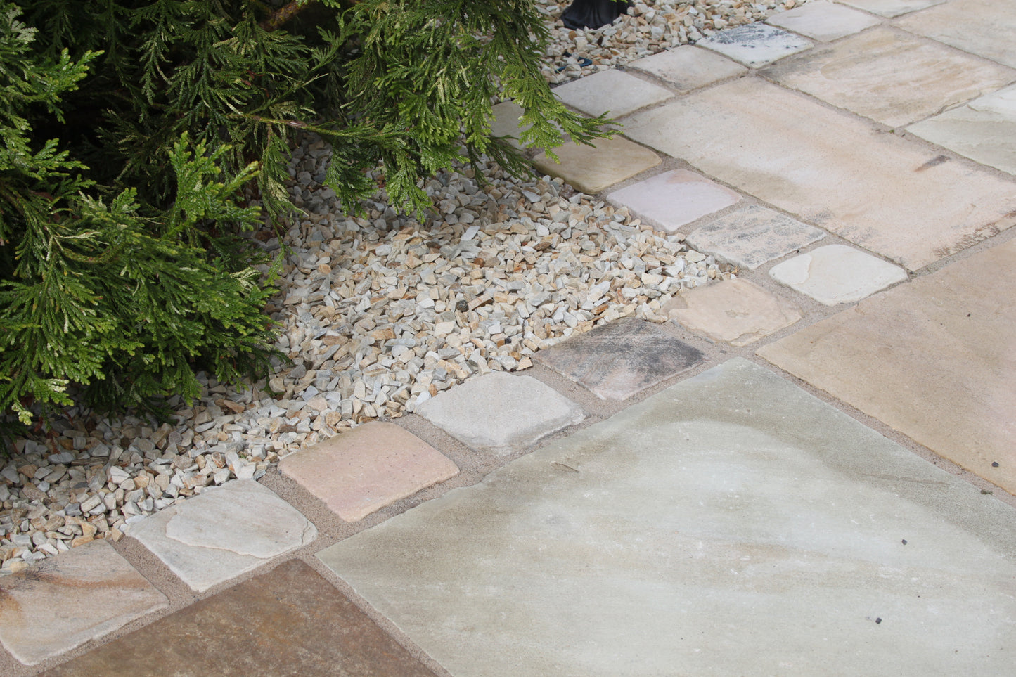 Tinted Mint Sandstone Setts 100 x 100
