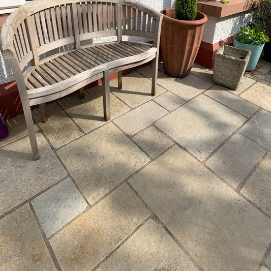 Yellow Limestone Paving - Tumbled (Mixed Sizes)