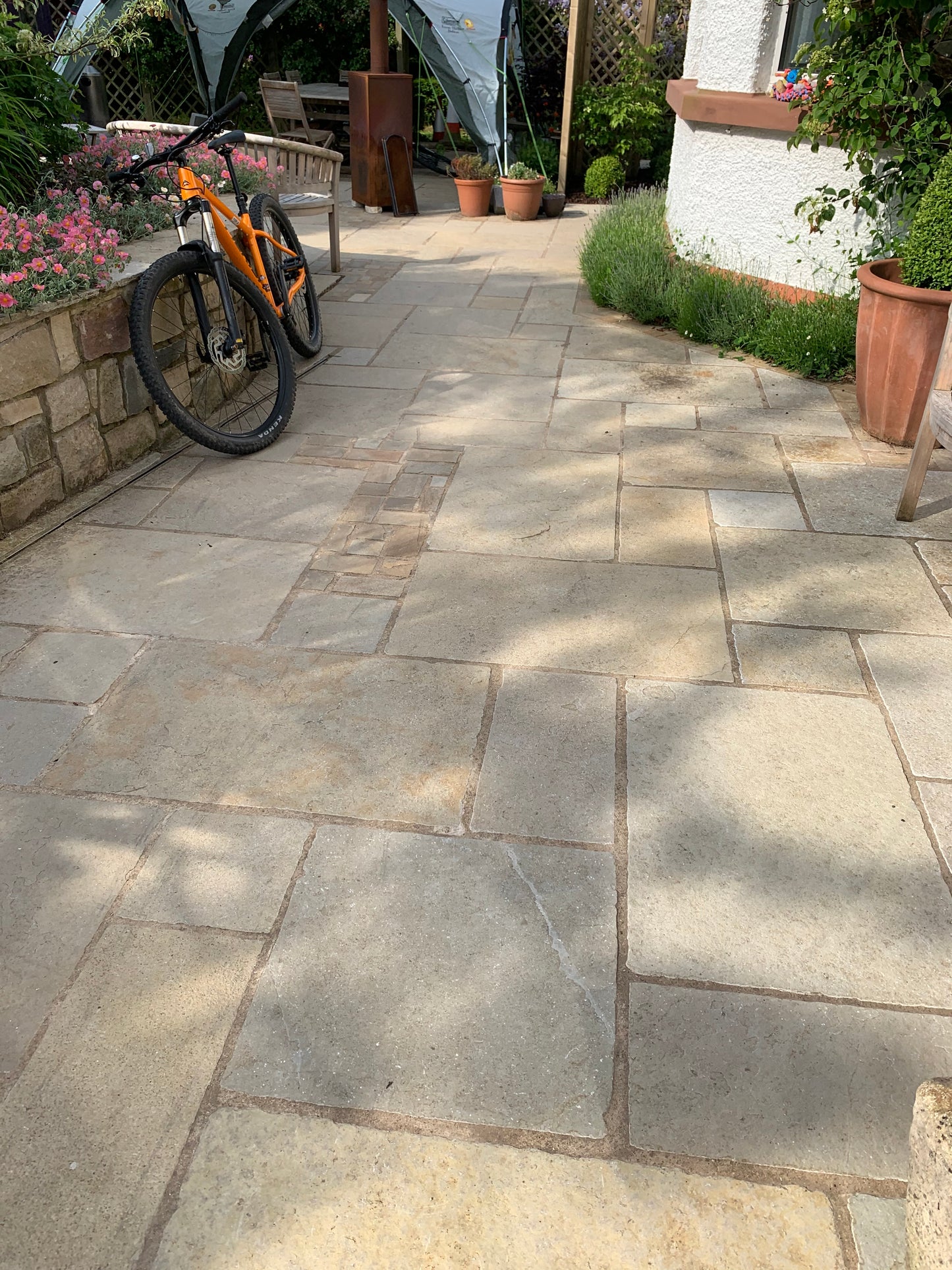 Yellow Limestone Patio Pack - Tumbled