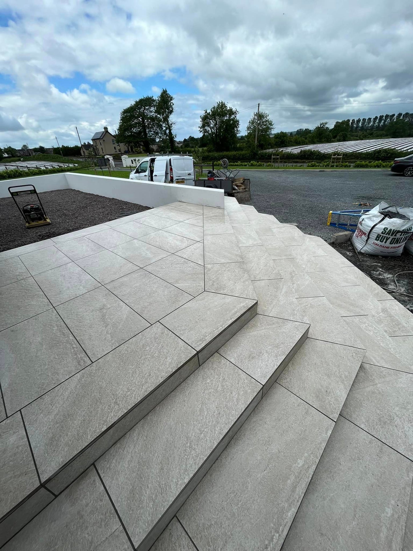 Twice Qz Cream Porcelain Paving
