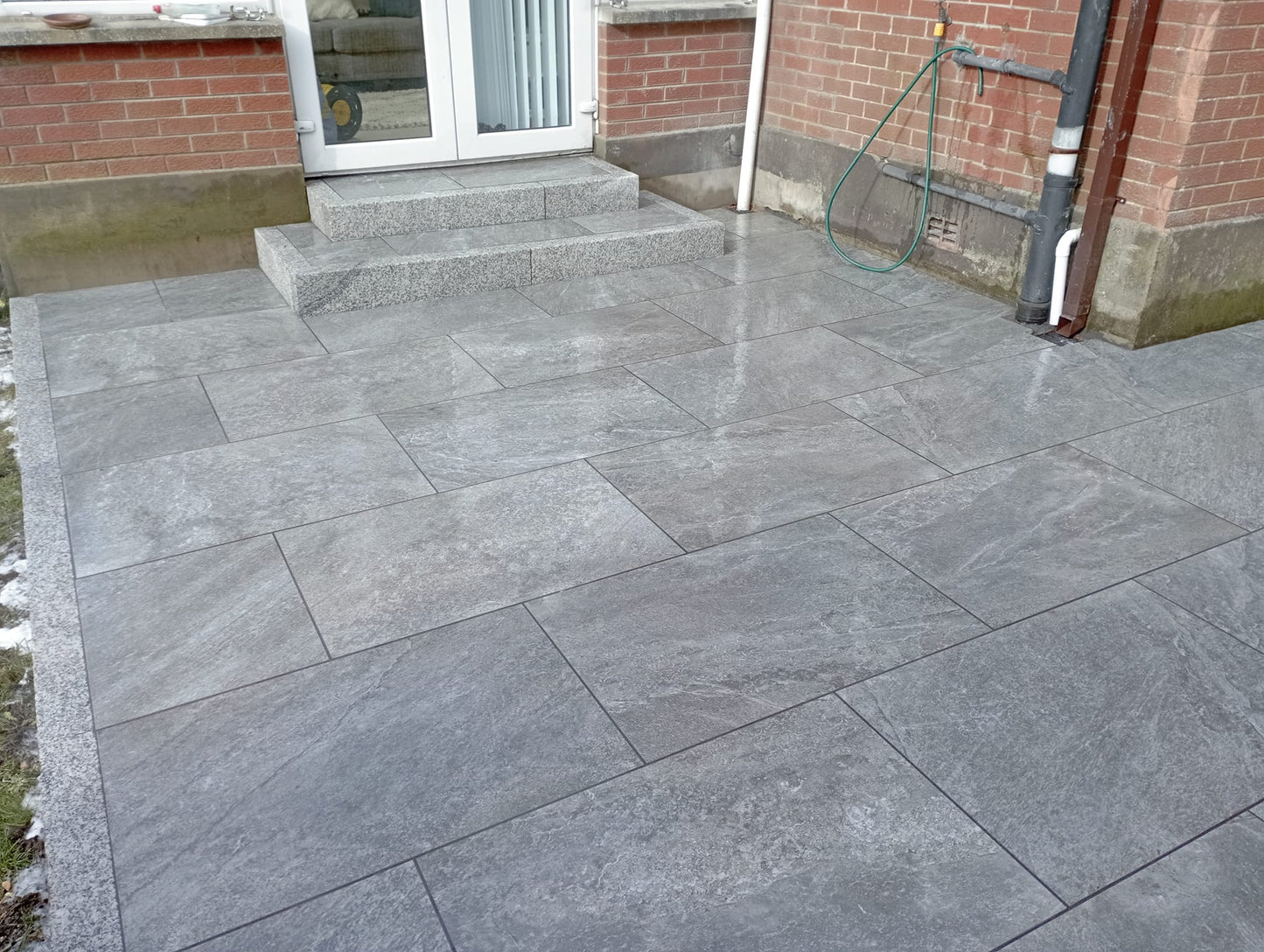 Twice Qz Dark Porcelain Paving