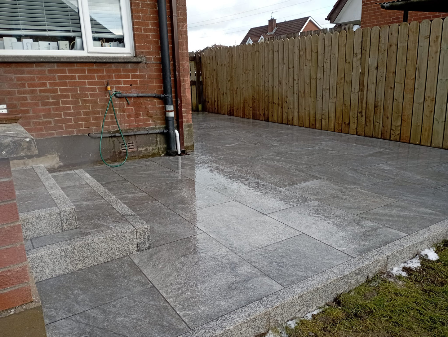 Twice Qz Dark Porcelain Paving