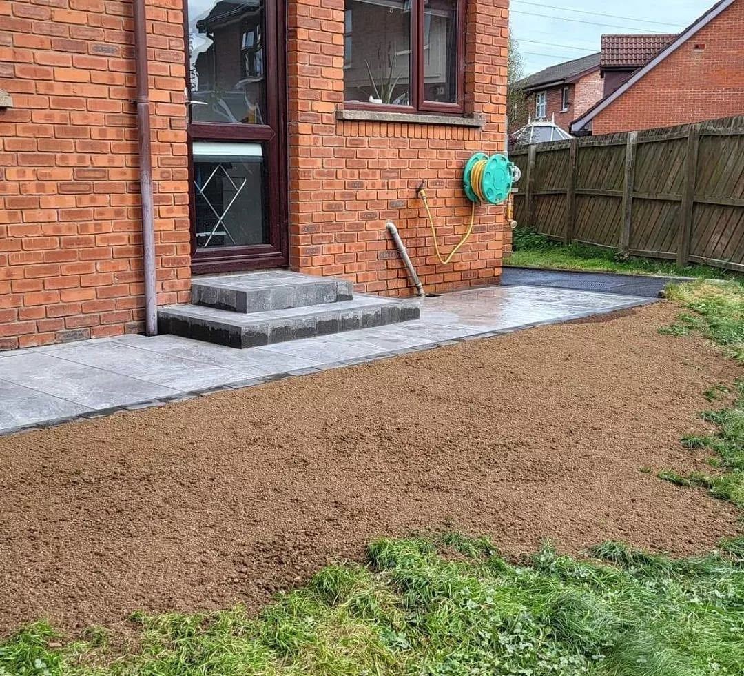 Twice Qz Dark Porcelain Paving