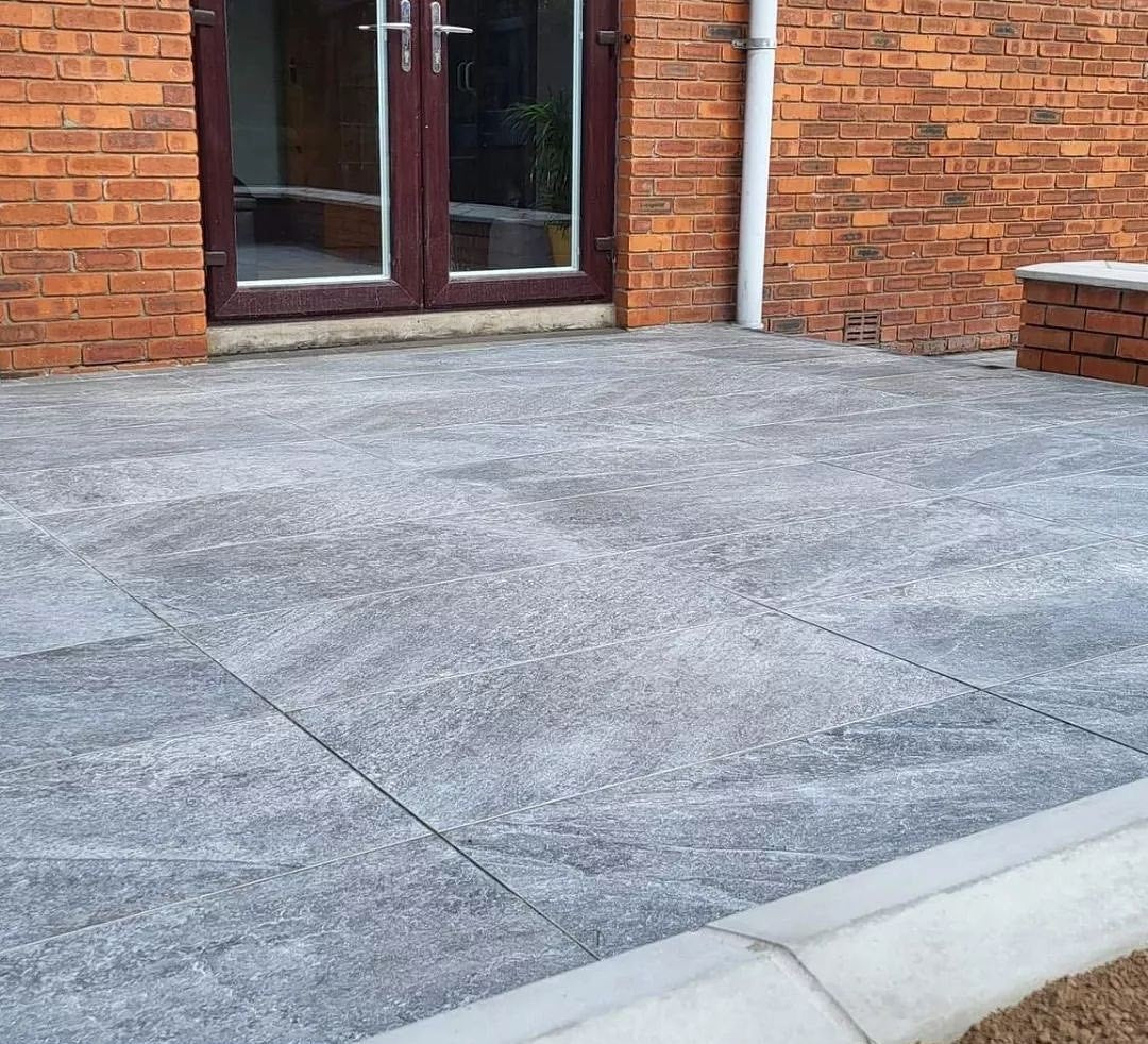 Twice Qz Dark Porcelain Paving