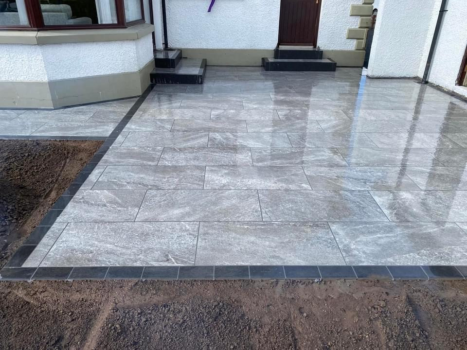 Twice Qz Dark Porcelain Paving