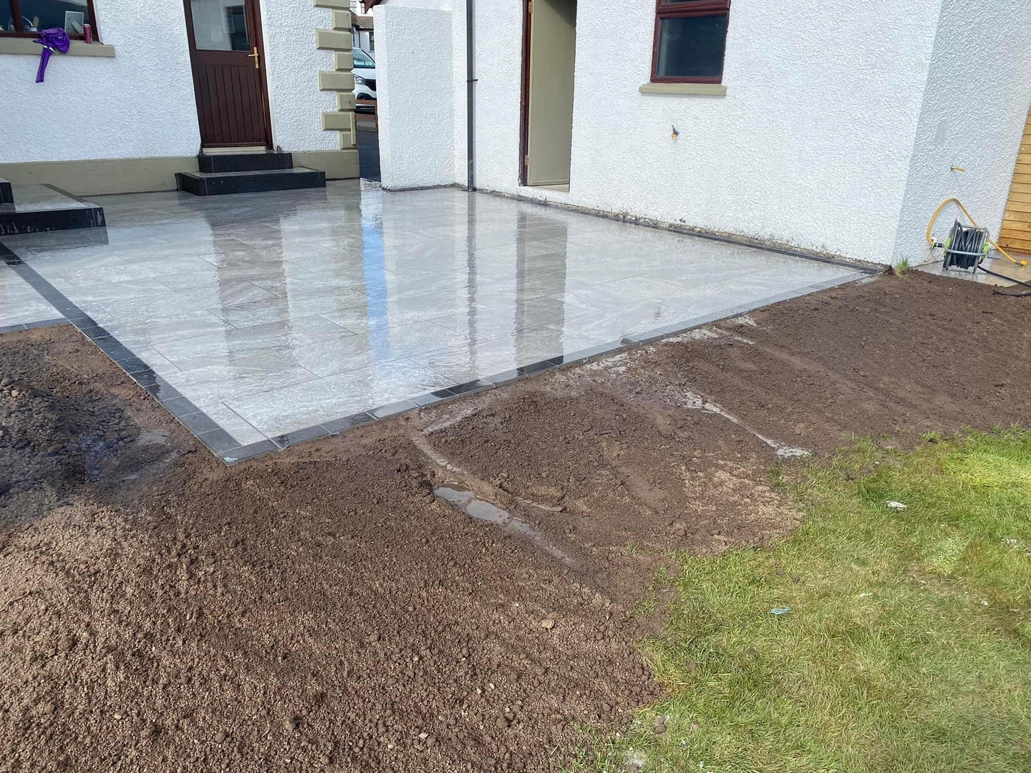 Twice Qz Dark Porcelain Paving