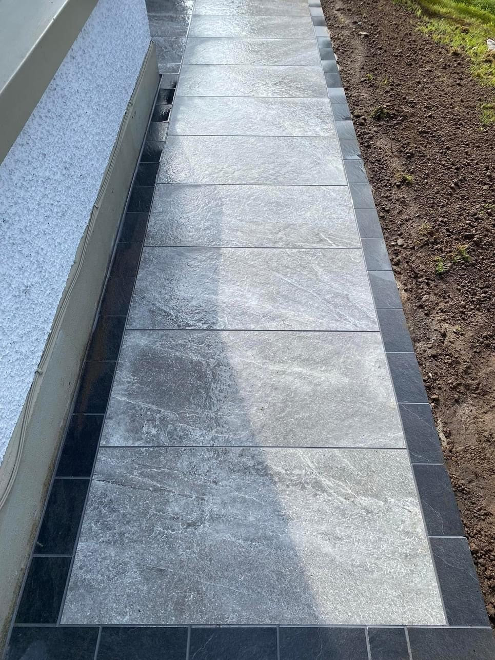 Twice Qz Dark Porcelain Paving