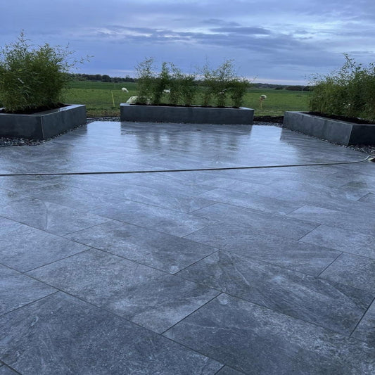 Twice Qz Dark Porcelain Paving
