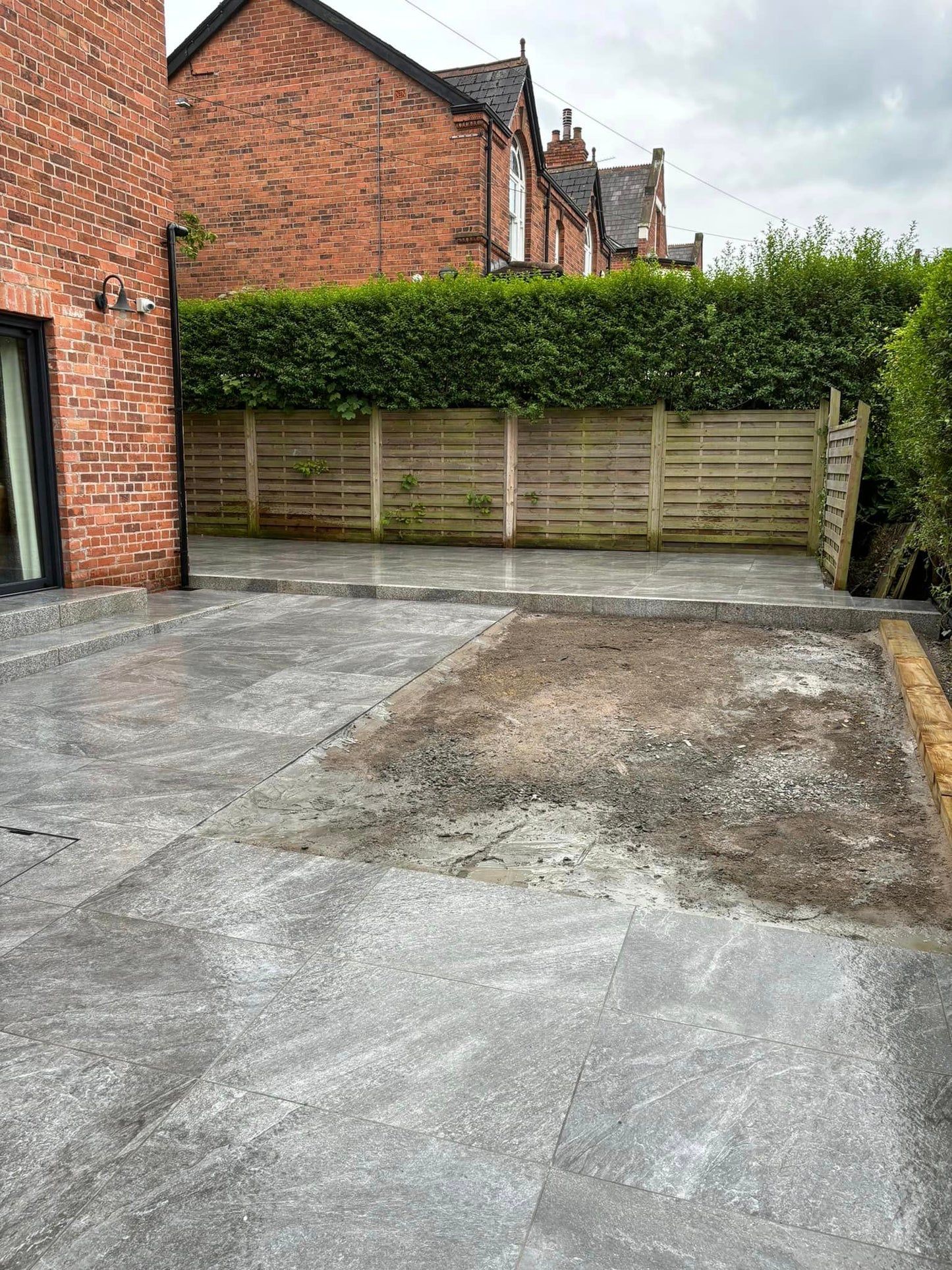 Twice Qz Dark Porcelain Paving