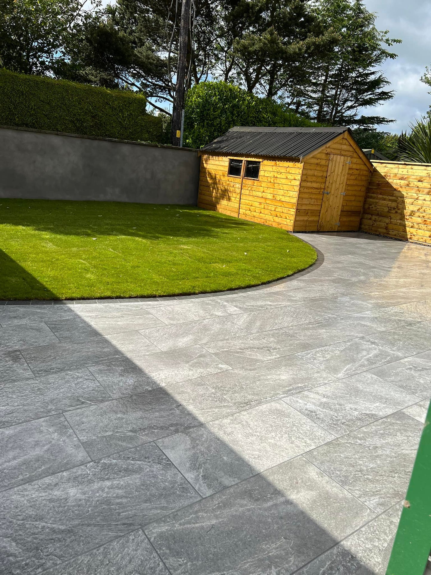 Twice Qz Dark Porcelain Paving