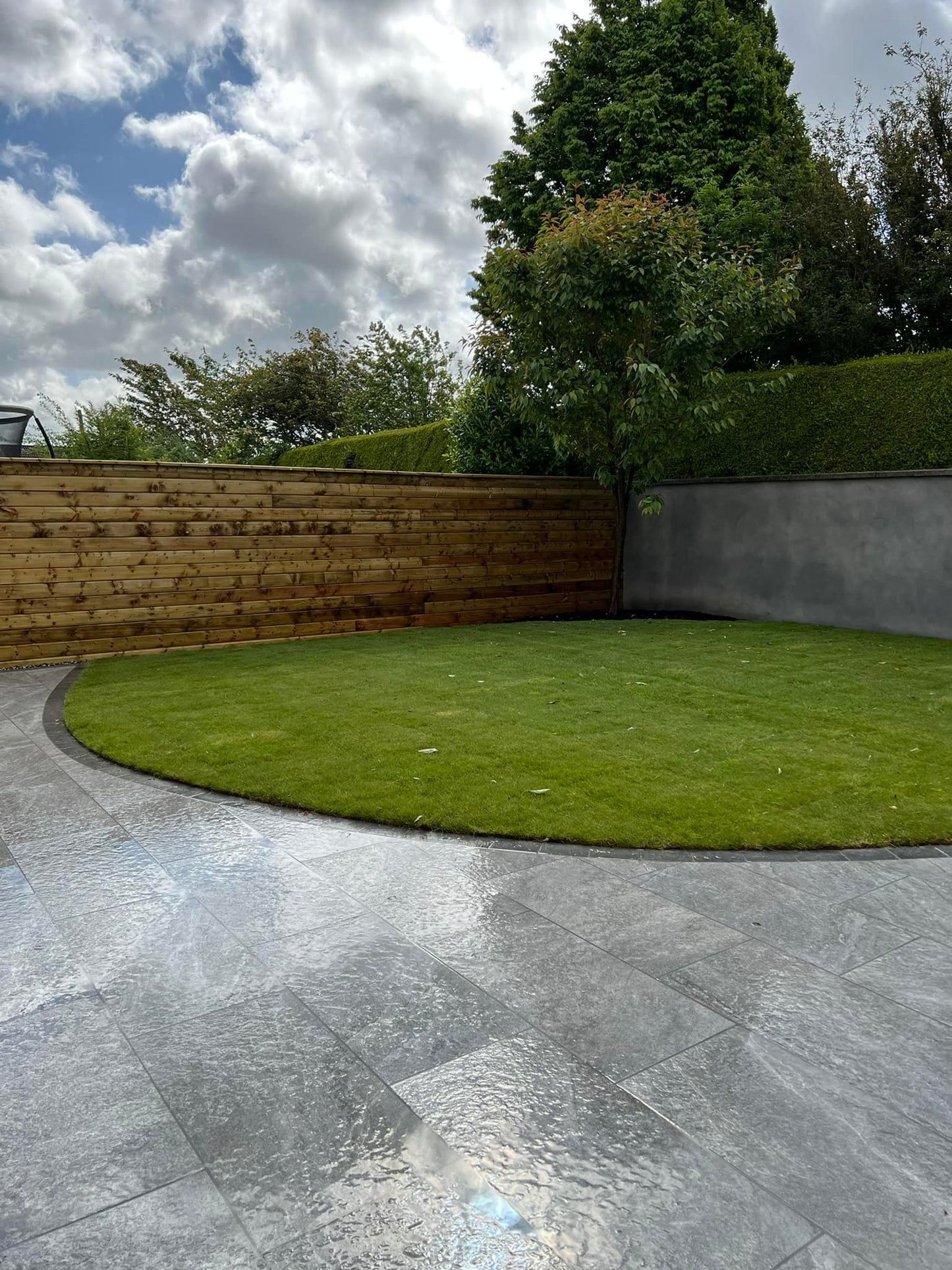 Twice Qz Dark Porcelain Paving