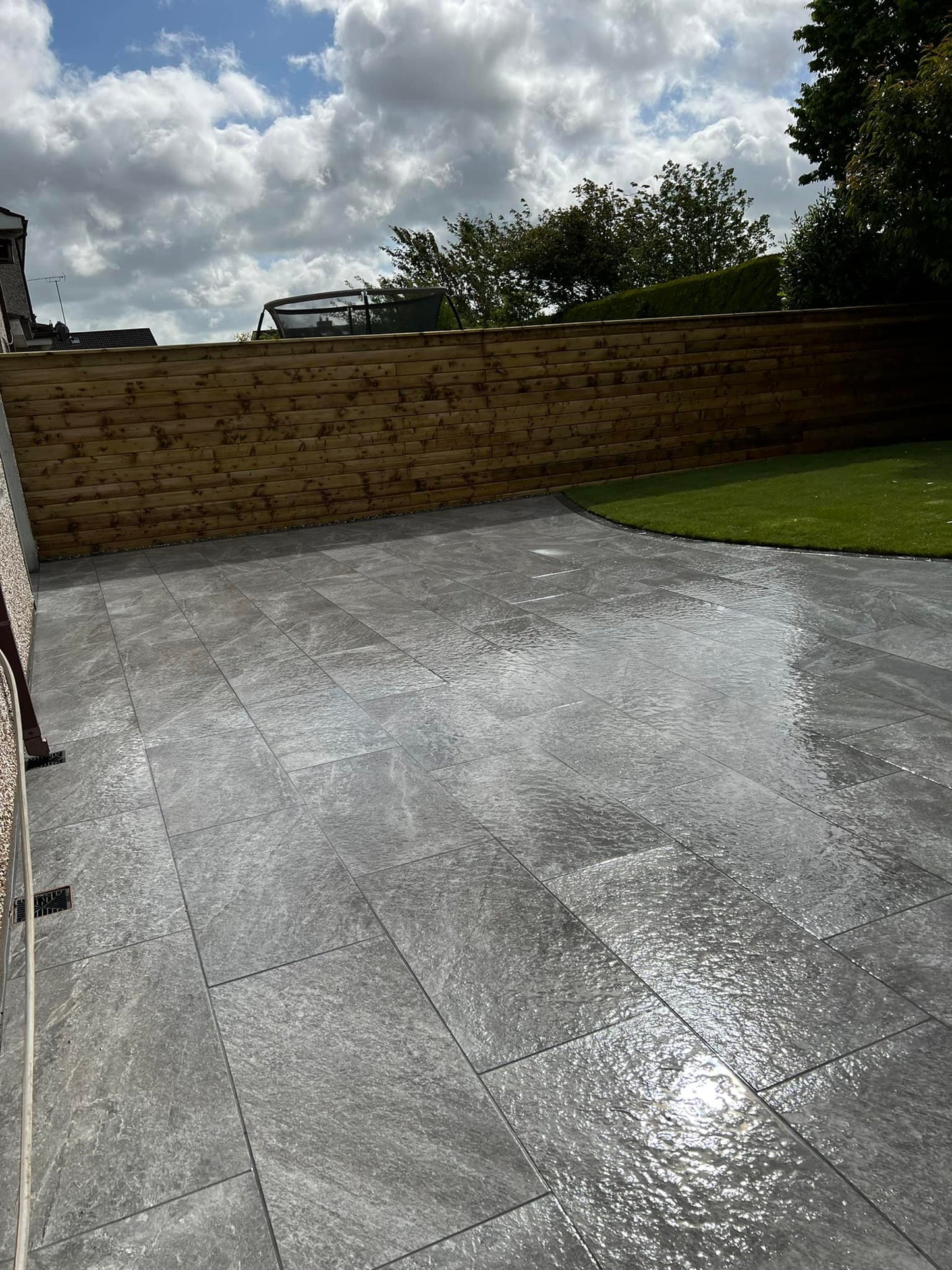 Twice Qz Dark Porcelain Paving