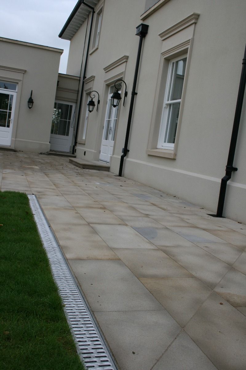 STORA - LIGHT Channel Drain - Galvanised Grating