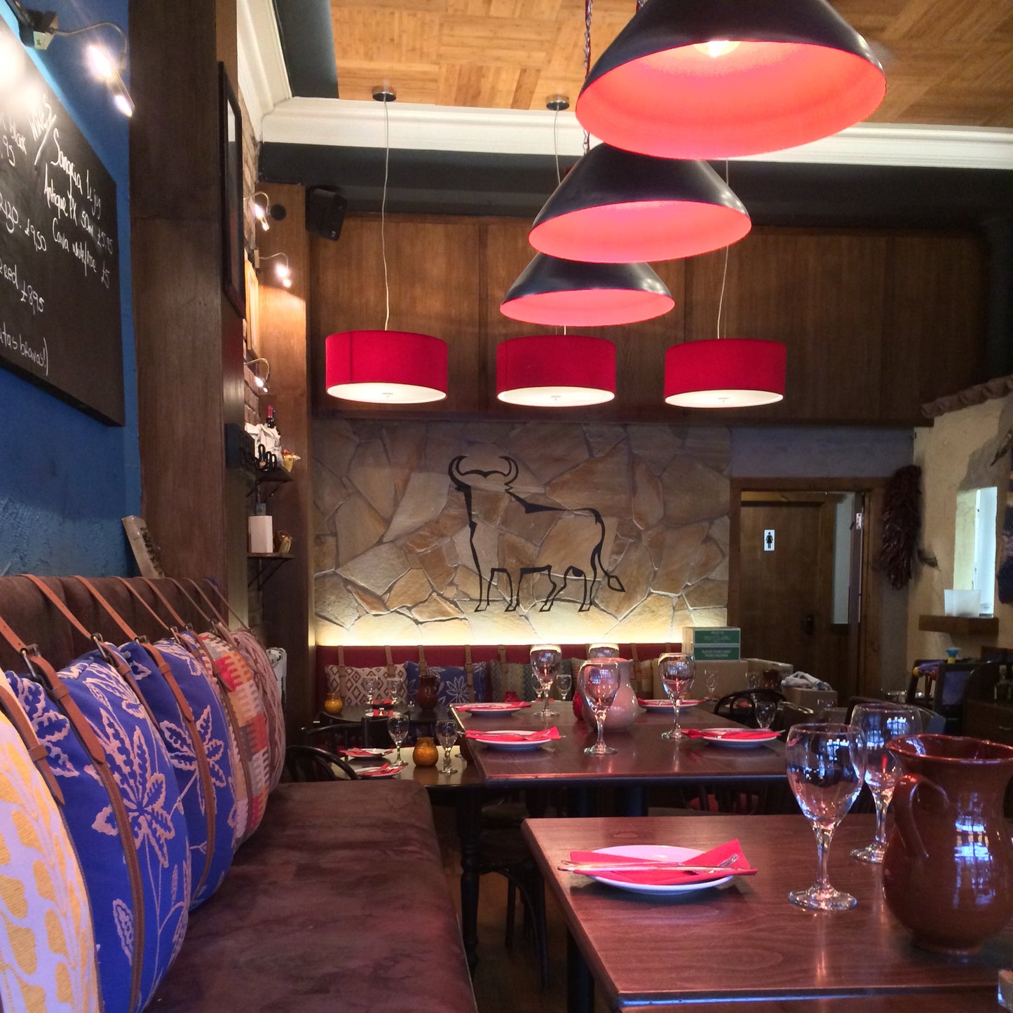 Donegal Quartzite Cladding used on an internal feature wall in a restaurant. 