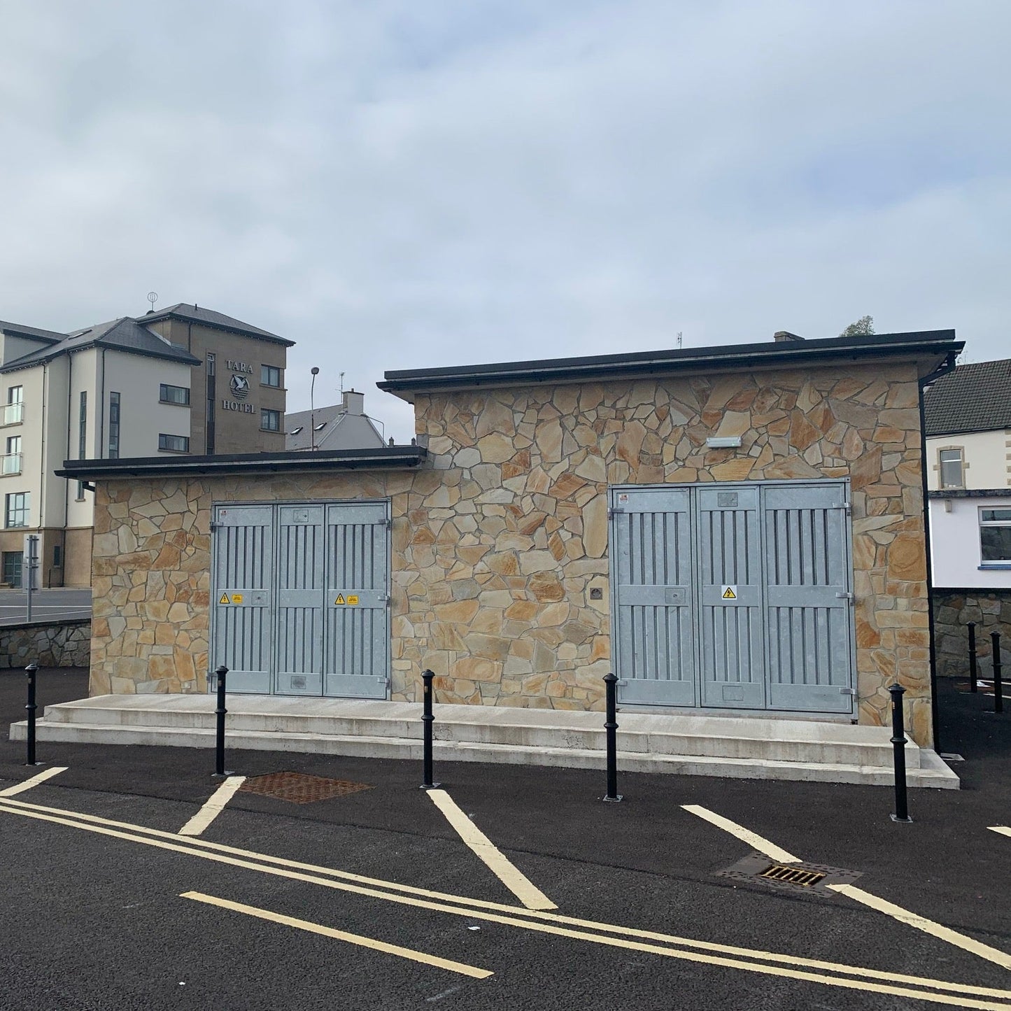 Donegal Quartzite Cladding on storage building in Killybegs, Co. Donegal. 