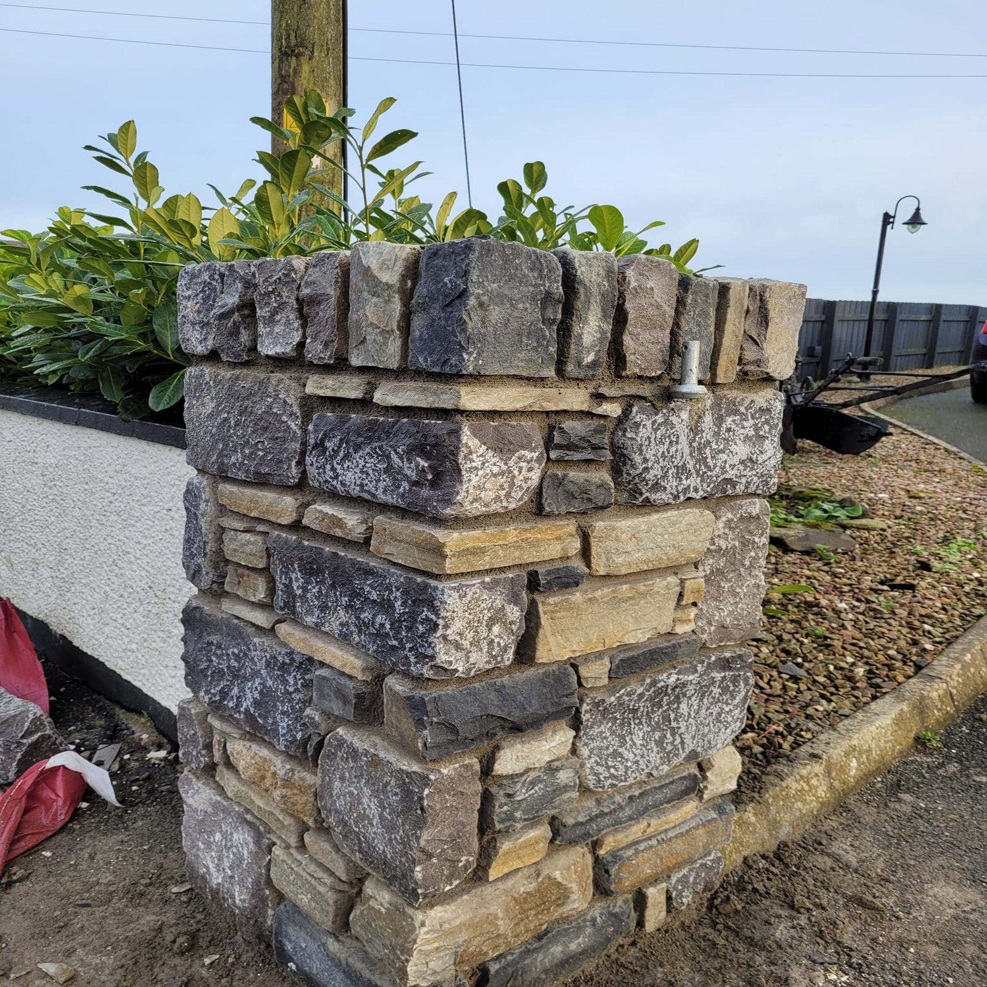 Stone pillar completed using Fieldstone Blend Tumbled walling stone. 