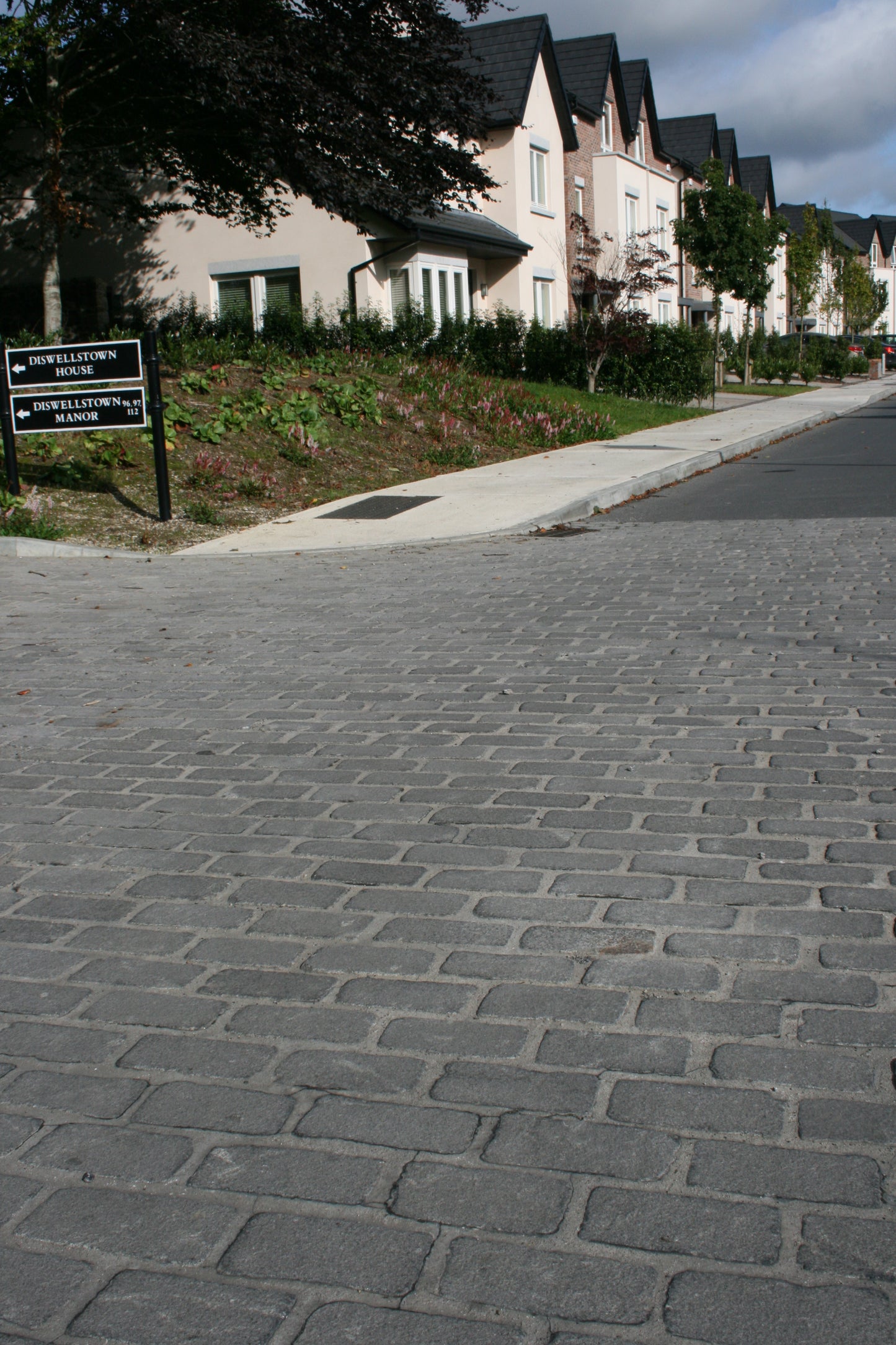 Black Granite Setts 200 x 100 - Bush Hammered & Lightly Tumbled