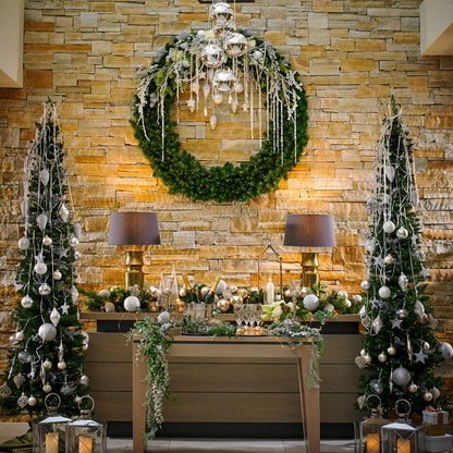 Natural stone façade in hotel lobby completed using 30mm Gold Donegal Quartzite Stoneer Cladding.