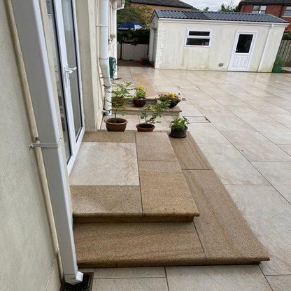 Gold Granite Corner Step; 1000 x 400 x 50mm