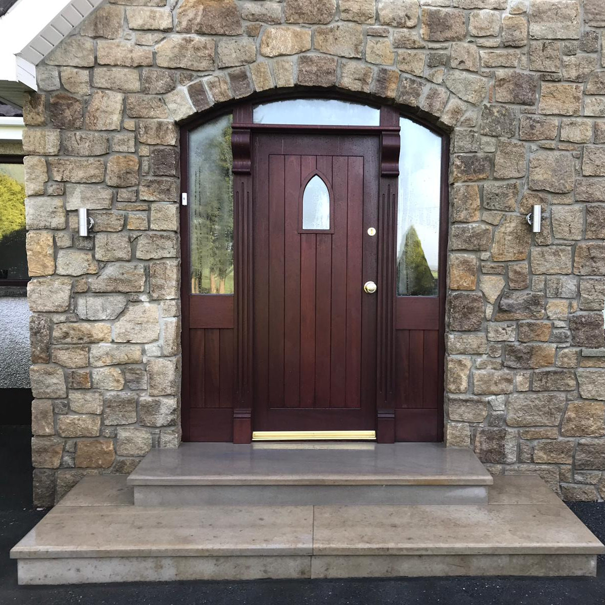 House renovation featuring our Girt Sandstone Stoneer Cladding and bespoke Sandstone steps. 
