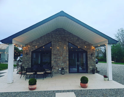 Grit Sandstone Stoneer - Corners