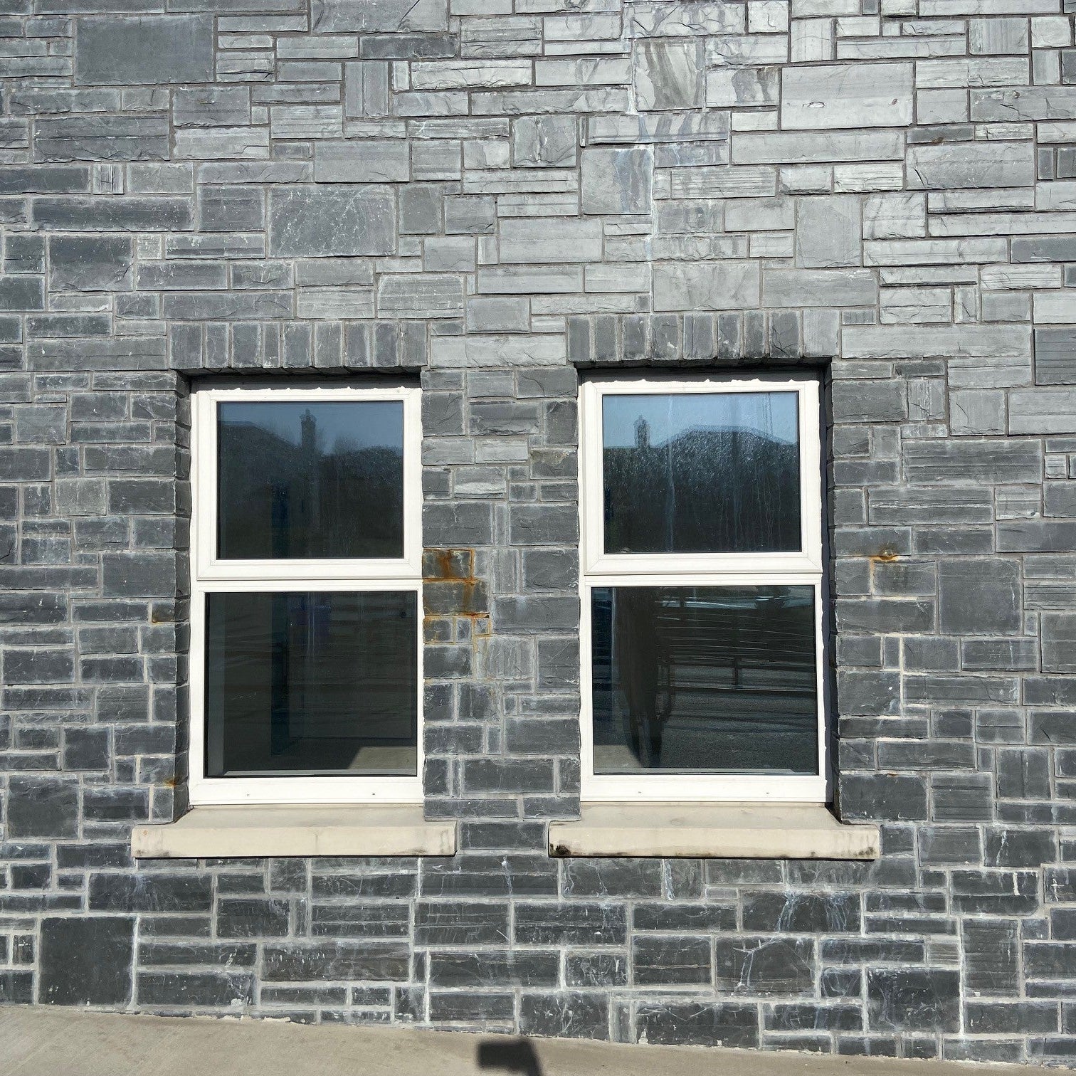 Close up of stonework completed using Irish Slate Stoneer Cladding. 