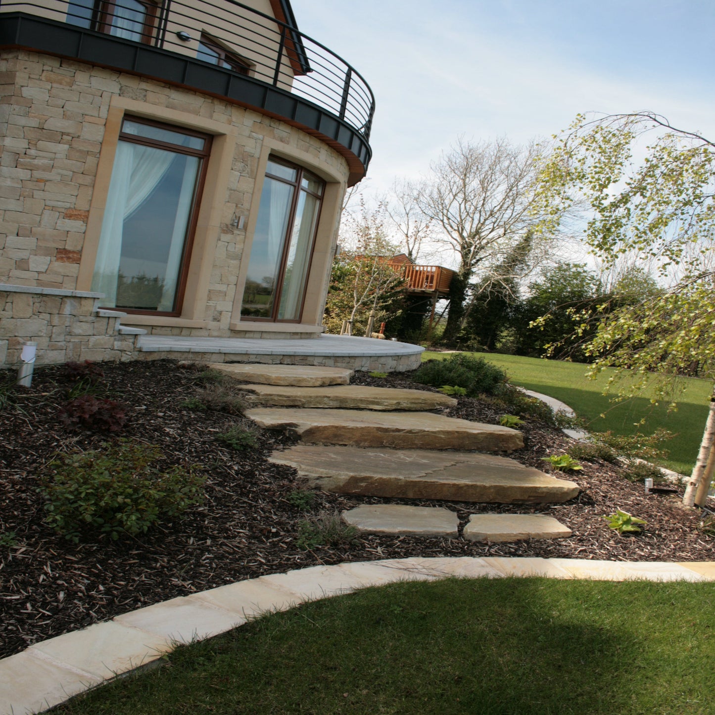 Donegal Quartzite Stepping Stone <600mm Diameter
