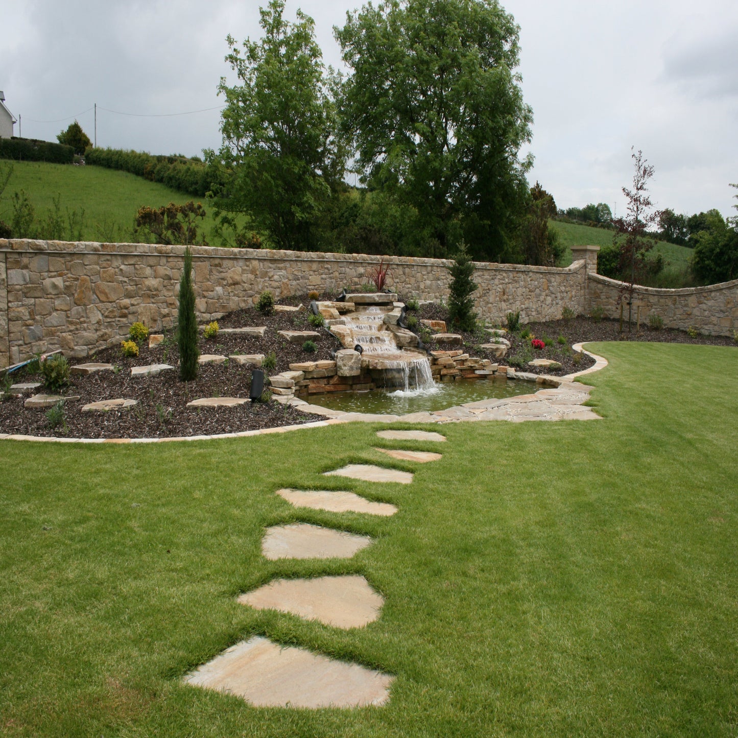 Donegal Quartzite Stepping Stone <600mm Diameter