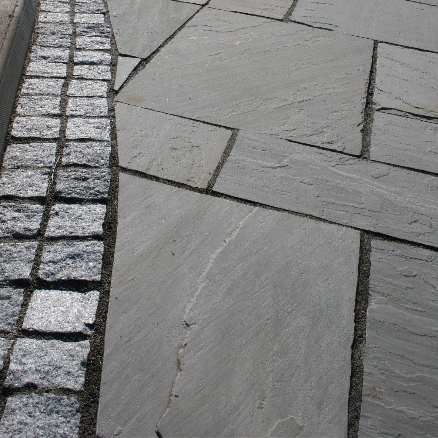 Pathway with double row of Silver Granite Cobbles in 100 x 100mm size. 