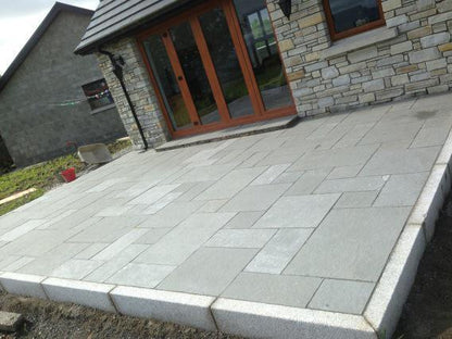 Silver Granite Kerb 1000 x 200 x 100 - Bush Hammered