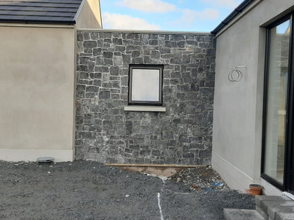 White Limestone Stoneer - Corners