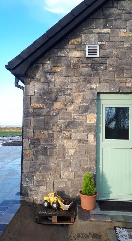 White Limestone Stoneer - Corners