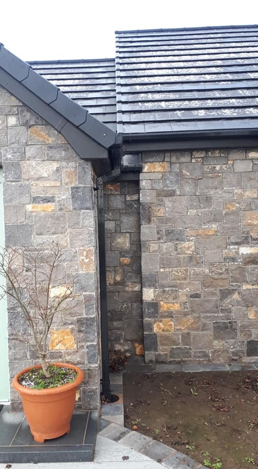 White Limestone Stoneer - Corners