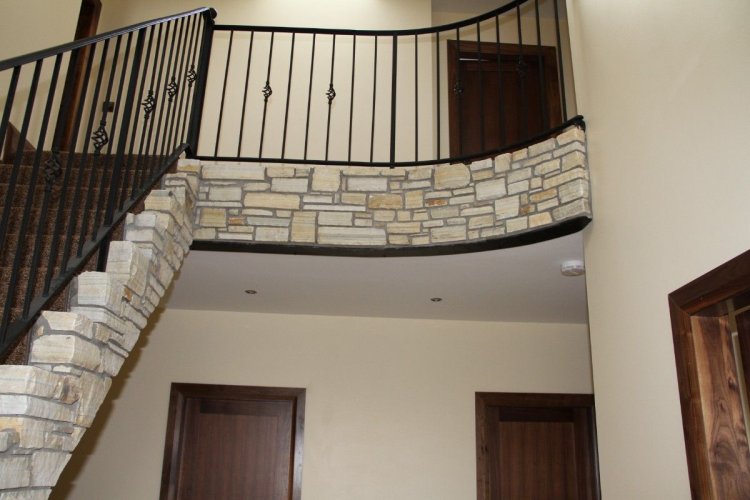 Natural stone walling on internal staircase - Silver Donegal Quartzite Machine Block 