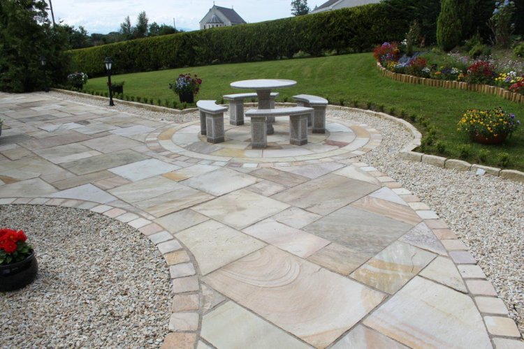 Tinted Mint Sandstone Paving - Mixed Sizes 
